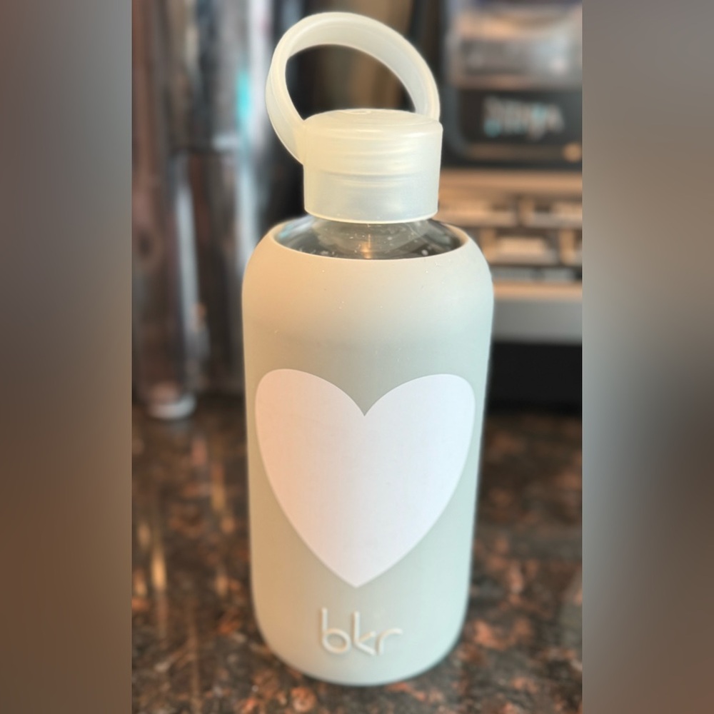 BKR LITTLE BOTTLE - LONDON HEART-Rare not many available